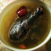 孕期乌鸡汤（孕期乌鸡汤怎么炖最有营养补血）