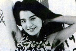 怀孕了可以拔腋毛吗？怀孕一个月多了,孕期可以拔腋毛吗有影响吗