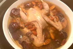 孕期能吃鸽子汤吗（孕妇吃的鸽子汤怎么炖比较好呢？我都不太懂这些的，只能多问了）