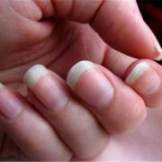 孕期做指甲（孕期做指甲对宝宝影响大吗）