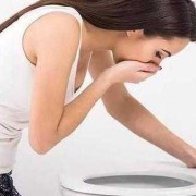 孕期不呕吐（我怀孕两个多月了，孕吐不严重，就是不想吃东西，怎么办）