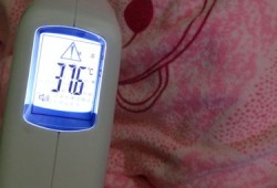 两个月宝宝正常温度是多少？两个月宝宝体温37.6是正常的吗,两个月的胎儿多大图片视频