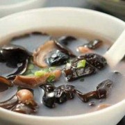 孕期吃木耳（孕期吃木耳对胎儿有影响吗）
