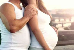 刚生完孩子的女人是不是都需要男人陪在身边,怀孕时老公的陪伴有多重要