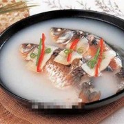 孕期吃鲫鱼有什么好处（孕妇喝鲫鱼汤的功效与作用）