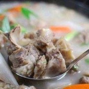 孕期能喝羊肉汤吗（怀孕吃羊肉会得羊癫疯吗）