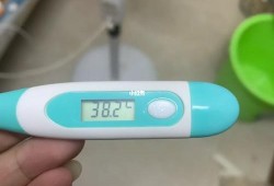 孕期反复发烧怎么回事（孕期反复发烧怎么回事儿）