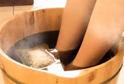 孕妇可以去洗脚不,怀孕期可以泡脚吗?