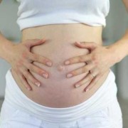 孕期肚脐臭（孕期肚脐臭是怎么回事）