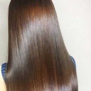 孕期能拉直头发吗（孕期能拉直头发吗 头发乱七八糟的）