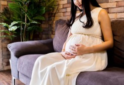 孕期可以哺乳吗（孕期能哺乳吗）