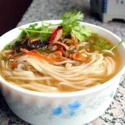 孕期吃面条好吗（孕期吃面条好吗会胖吗）