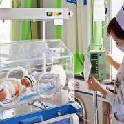 怀孕38十2周宝宝不足五斤怎么办?要进保温箱吗,足月胎儿小于5斤 用住保温箱吗