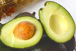 孕期吃牛油果好吗（孕期吃牛油果好吗有营养吗）