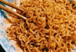 孕妇怀孕两个多月，能吃火鸡面么,孕期吃火鸡面对胎儿有影响吗