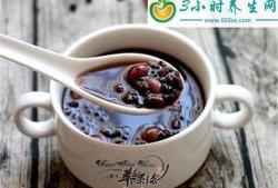 备孕期间吃黑豆有什么好处（在备孕期间天天喝黑豆黑米汤好吗）