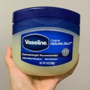 孕期乳头掉皮（孕期乳头掉皮可以用凡士林涂抹吗）