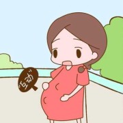 孕期每天走多久合适（孕妇一直走路走的很快，胎儿会不会有事）
