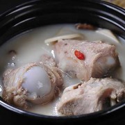 孕期排骨汤（孕期排骨汤怎么炖好喝又营养）