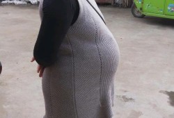 一年长胖30斤，正常吗,整个孕期胖了30斤正常吗女