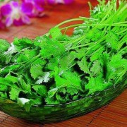 孕妇能吃香菜吗?有人说孕妇不能吃重口味的菜，真的有什么不好吗,孕期不能吃的食物清单