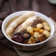 孕期炖汤（孕期炖汤可以放什么材料）