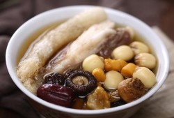 孕期炖汤（孕期炖汤可以放什么材料）