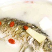 孕妇喝什么汤对胎儿好（孕妇喝什么鱼汤对胎儿好孕妇适合喝什么鱼汤）