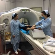 孕期完全指导（孕妇离ct室多远安全呢？陪着家人去做检查了，需要注意什么事）