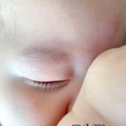 吃什么胎儿睫毛长（两岁小孩的睫毛要怎么养才会更长）