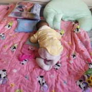 一个月的宝宝趴着正确姿势,胎儿脸朝里是男孩还是女孩