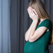 孕期孕妇大哭,孕期很容易哭会不会影响胎儿