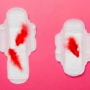 孕妇下身流白色液体正常吗,孕期出现奶白色分泌物