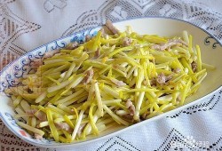 孕妇吃蒜黄对胎儿好吗（孕妇吃蒜黄对胎儿好吗有影响吗）