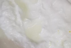 孕期喝了过期的牛奶（牛奶什么样是变质？喝了不过期但变质的牛奶后果会怎样）