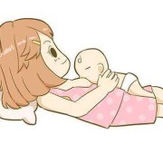 胎儿臀趴（新生儿趴抱的姿势）