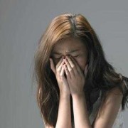 孕期经常哭（孕期经常哭对胎儿有什么影响）