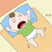 胎儿伸懒腰（宝宝三个月睡觉老是喜欢伸懒腰攒劲正常吗）