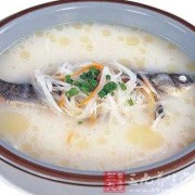 孕期喝鱼汤对宝宝有什么好处（孕妇吃鲫鱼汤的好处）