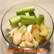 怀孕能吃葱姜蒜吗？孕期时候饮食要注意些，可以做菜时候加点,孕期注意饮食事项