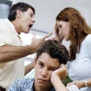 孕期因为一点小事跟老公吵架，老公不管不顾怎么办,孕期吵架孕妇情绪激动对胎儿有什么影响