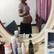 孕期勒肚子（怀孕四个多月裤子穿太紧把肚子勒痛了对宝宝有影响吗）