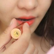 孕期能不能化妆（孕期能不能化妆涂口红）