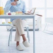 b超显示小孩翘二郎腿给孕妈妈睡觉有关系,孕期可以翘二郎腿吗