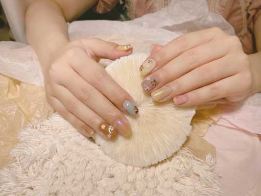 孕期可以做美甲吗(怀孕期间可以美甲吗) 第1张 孕期可以做美甲吗(怀孕期间可以美甲吗) 第1张