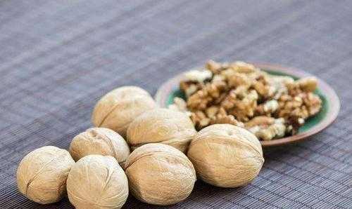 孕期吃什么对胎儿大脑发育好(孕妇在孕期怎样吃核桃好呢) 第2张 孕期吃什么对胎儿大脑发育好(孕妇在孕期怎样吃核桃好呢) 第2张