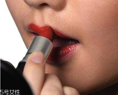 孕妇涂口红对胎儿有影响吗（rf口红孕妇可以用吗）  第2张