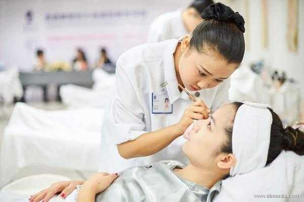 怀孕期间可以上班吗(美容师怀孕了还可以上班吗) 第2张 怀孕期间可以上班吗(美容师怀孕了还可以上班吗) 第2张