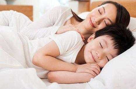 宝宝在肚子里背着妈妈是怎么回事,胎儿在肚子里的姿势图片 第1张 宝宝在肚子里背着妈妈是怎么回事,胎儿在肚子里的姿势图片 第1张
