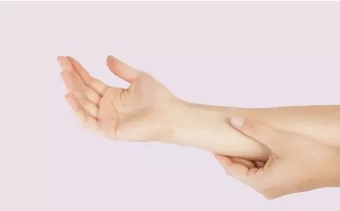 孕期手腕(孕妇晚上睡觉手发麻是怎么回事呢?这样的情况要怎么做才能改善) 第1张 孕期手腕(孕妇晚上睡觉手发麻是怎么回事呢?这样的情况要怎么做才能改善) 第1张